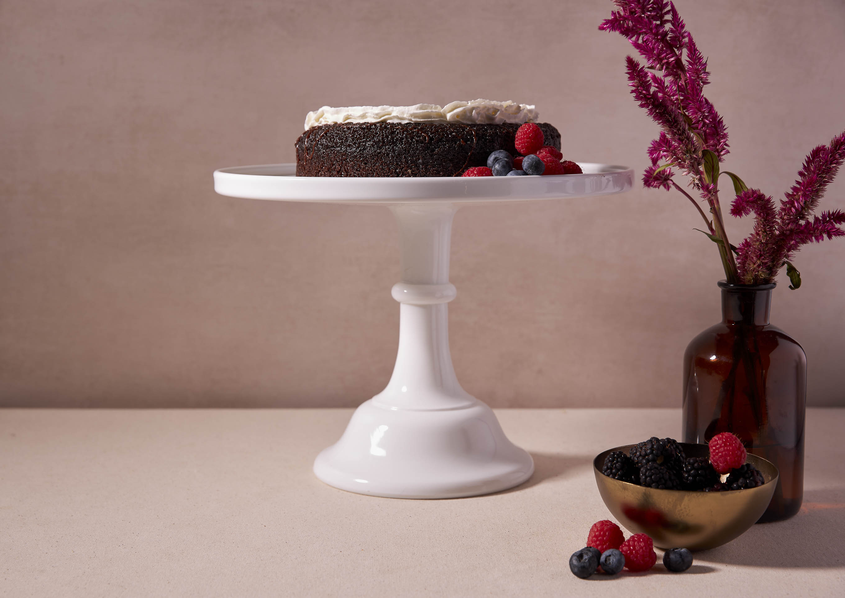 Shopping for Cake Stands - The New York Times